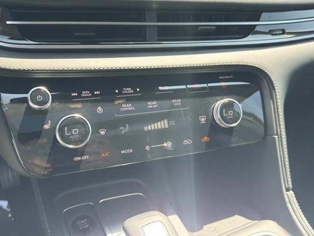 2026 INFINITI QX60 PURE PURE FWD *Ltd Avail* Intercooled Turbo Premium Gasoline I-4 2.0 L/122 [24]