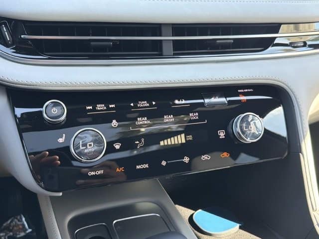 2027 INFINITI QX65 LUXE LUXE AWD Intercooled Turbo Premium Gasoline I-4 2.0 L/122 [19]